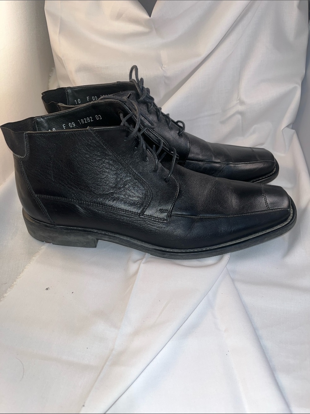 Men's Black Leather Chukka Boots - Sleek Lace-Up Dress Boot